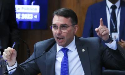 "MENTALIDADE VAZIA": O ELO ENTRE FLÁVIO E O PAI