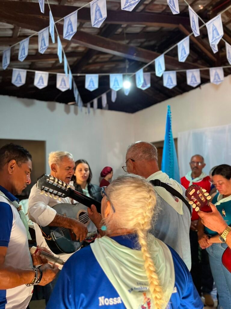 PALAVRAS QUE DANÇAM COM A FOLIA