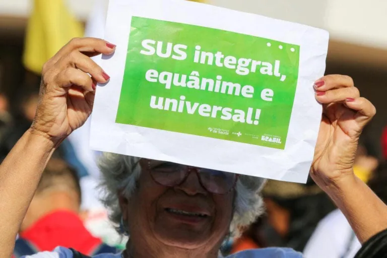 A VIDA NÃO CABE NO SEU BOLSO. CABE NO BOLSO DE QUEM?